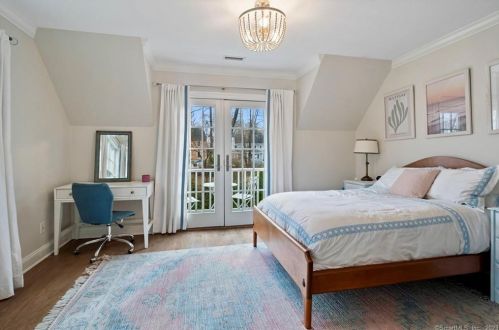 19 Indian Spg Rd, Norwalk CT 06853-1304 exterior