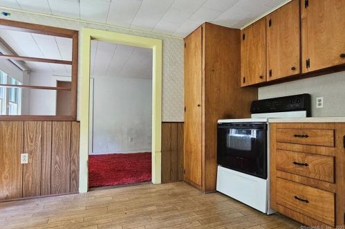 3 Arnold Ln, Killingly CT 06241-1515 exterior