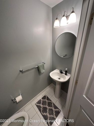 17 Ironwood Ct, Middletown NJ  07748-1909 exterior