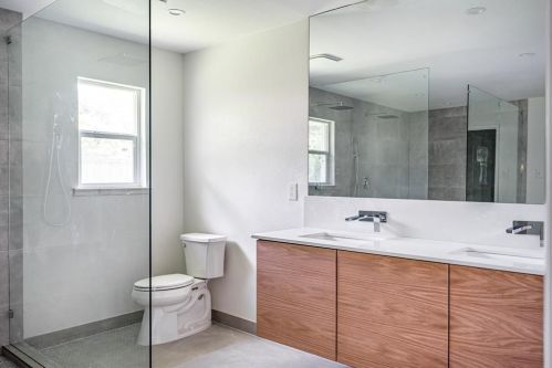 4045 Cedar Bayou Dr, Dallas TX  75244-7220 exterior