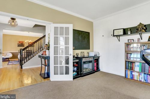 1942 Oak Hills Dr, Hanover PA 17331-9441 exterior