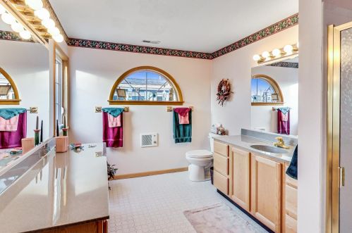 1704 Nordica Ave, Chicago IL 60707-4320 exterior