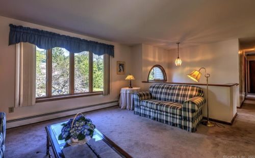 22 Lyda Dr, Milford CT 06460-3756 exterior