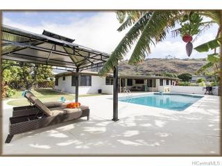 192 Hind Dr, Honolulu HI  96821-1960 exterior