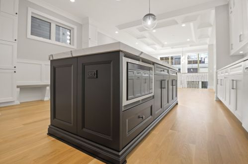 1323 Nelson St, Chicago IL 60657-3103 exterior