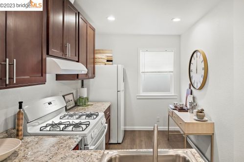 2020 Blake St, Berkeley CA 94704-2604 exterior