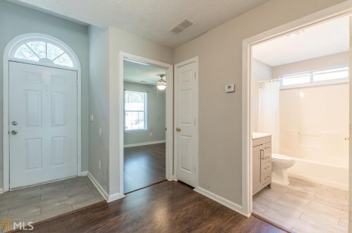 3815 Benjamin Ct, Atlanta GA  30331-2057 exterior