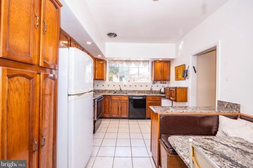 8921 2 Ave, Silver Spring MD 20910-2149 exterior