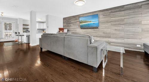 4658 Ellis Ave, Chicago IL  60653-3625 exterior