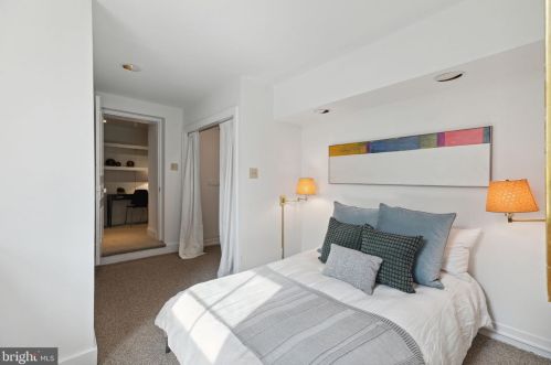 601 18 St, Philadelphia PA 19140-1013 exterior