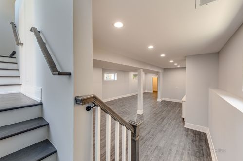 5307 Mcvicker Ave, Chicago IL 60630-1922 exterior