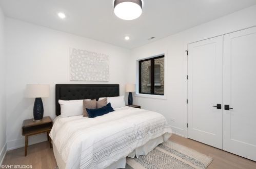 2763 Lawrence Ave, Chicago IL  60625-4212 exterior