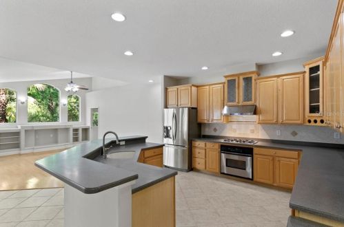 8204 Nature Cove Way, Tampa FL 33647-3224 exterior