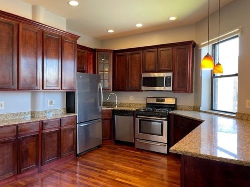 1519 Marquette Rd, Chicago, IL 60637-4442