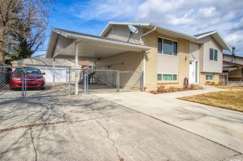 3728 Atmore Rd, Taylorsville UT 84084-1401 exterior