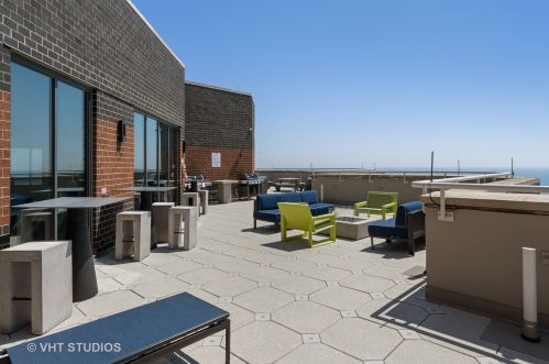 3660 Lake Shore Dr, Chicago IL  60613-5300 exterior