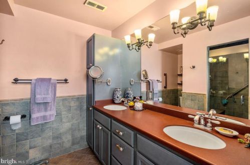 1129 Christian St, Philadelphia PA 19147-3710 exterior