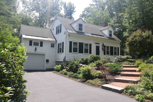 11 Thayer Pond Rd, Concord, NH 03301-7514