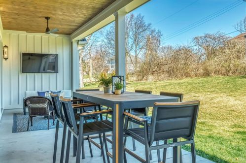 100 Ladue Meadows Ln, Saint Louis MO 63141-7503 exterior