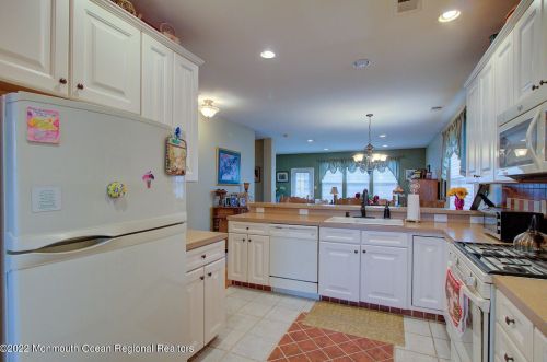 7 Cromwell Ln, Jackson Twp NJ 08527-4687 exterior