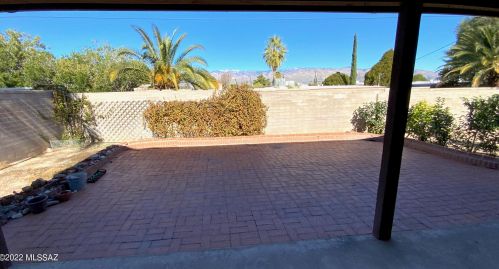 8771 Baker St, Tucson AZ 85710-2617 exterior