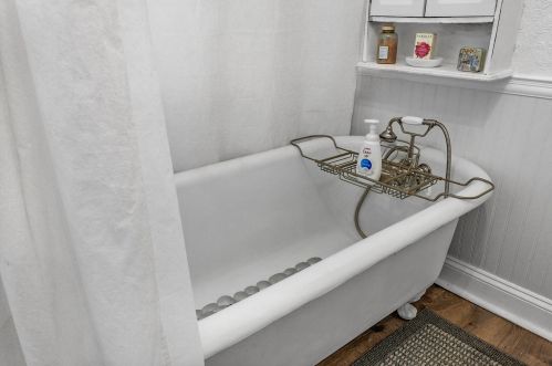 514 Kalamazoo St, Paw Paw MI 49079-1130 exterior