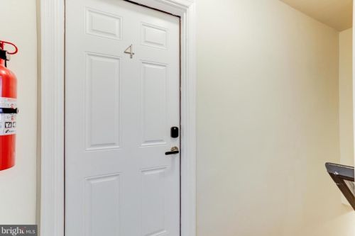 916 19 St, Washington DC 20002-4085 exterior