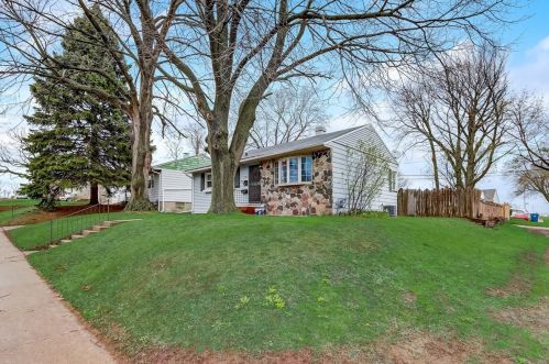 4872 7 St, Milwaukee WI 53221-2445 exterior