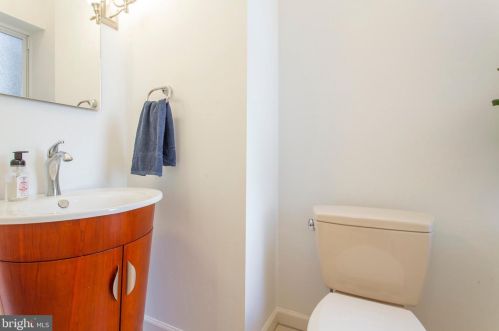 1733 Ellsworth St, Philadelphia PA 19146-3011 exterior