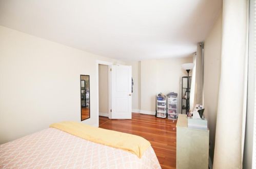 76 Kay Blvd, Middletown RI 02840-2318 exterior