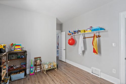 3232 Booth St, Milwaukee WI  53212-2136 exterior