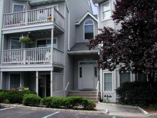 9 Crystal Ln, Paterson NJ  07501-3371 exterior