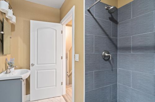 2540 Booth St, Milwaukee WI 53212-2907 exterior