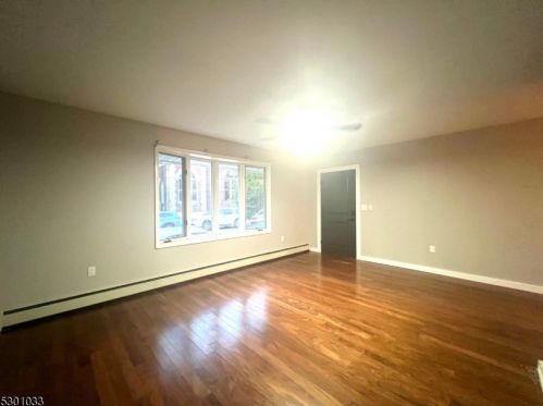 366 Walnut St, Newark NJ  07105-2608 exterior