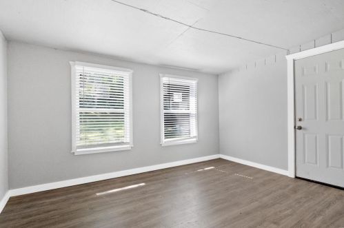 1044 Renshaw Dr, Saint Louis MO 63135-2833 exterior