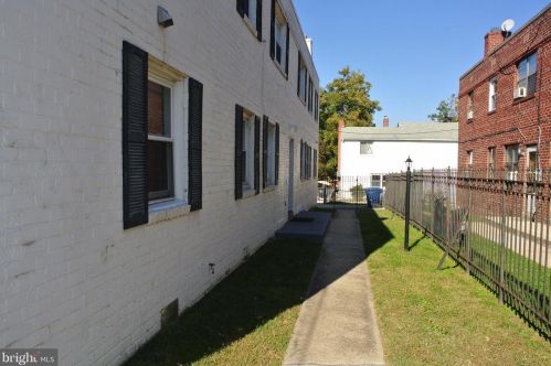 4610 Kane Pl, Washington, DC 20019-3926