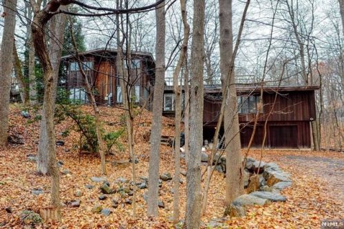 25 Sparrowbush Rd, Upper Saddle River NJ 07458-1420 exterior