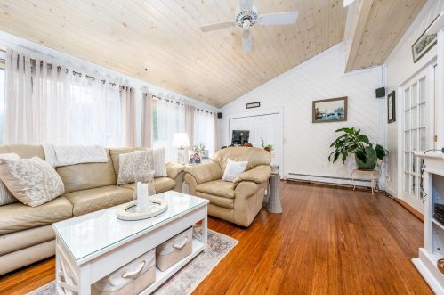 23 Redwood Cir, Mashpee MA 02649-2041 exterior