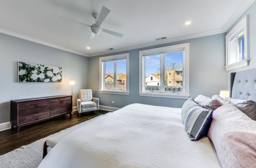 3619 Hermitage Ave, Chicago IL 60613-3506 exterior