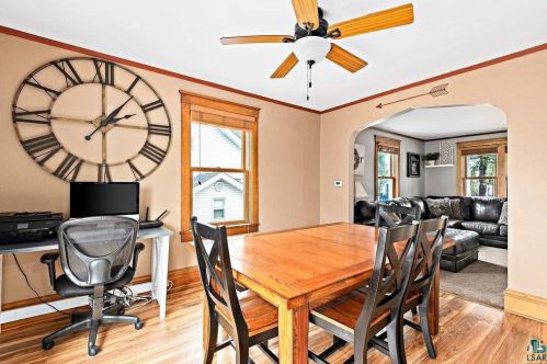 11 3 St, Duluth MN 55805-1727 exterior