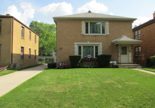 9323 Wisconsin Ave, Milwaukee, WI 53226-3523