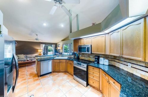 3625 3 Ave, Naples FL 34117-3024 exterior