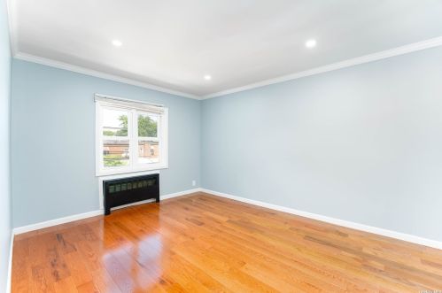 1153 223 St, Bronx NY 10466-5832 exterior