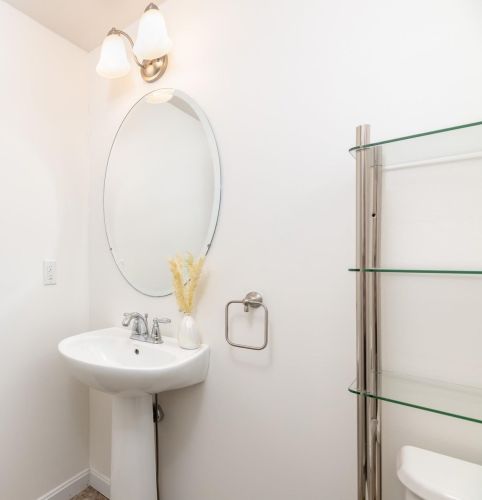 24 Amy Way, Concord NH  03303-1045 exterior