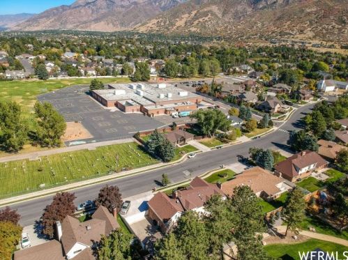 2986 9800, Sandy UT 84092-4216 exterior