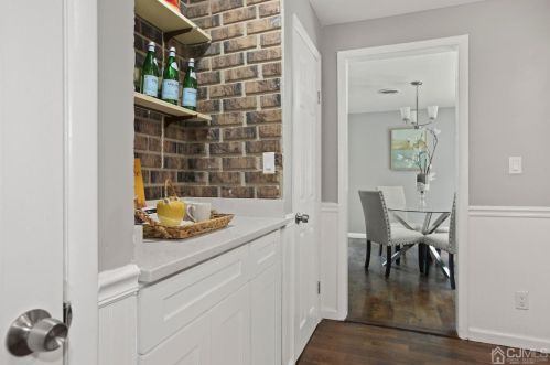 26 Fern St, Edison NJ  08817-4206 exterior