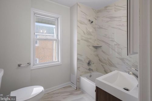 6 Bonsall Ave, Manor PA exterior