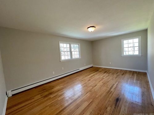 25 Longview Dr, Ridgefield CT 06877-3514 exterior