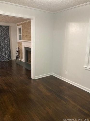 83 Burnham St, Hartford CT 06108-1005 exterior