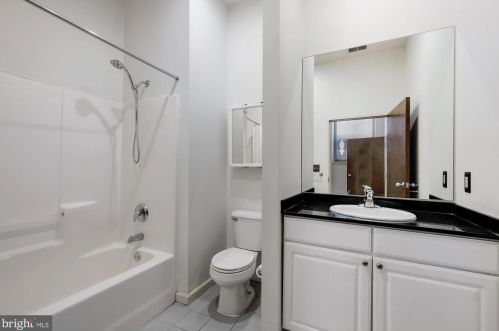 1001 Chestnut St, Philadelphia PA  19107-4219 exterior